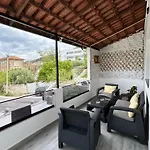 Villa Kurti *
