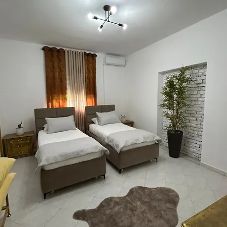 Villa Kurti